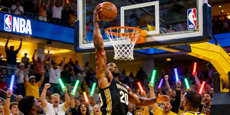 NBA篮球比赛中球员扣篮的精彩瞬间，观众席气氛热烈